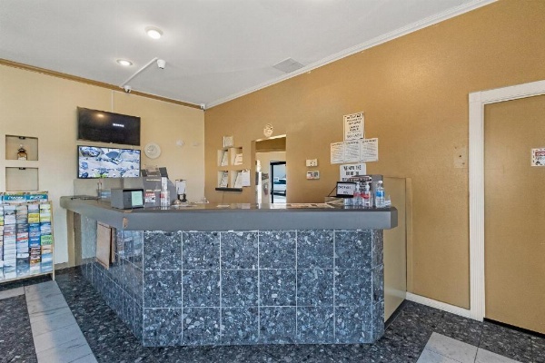 Heritage Inn Express Roseville image 5